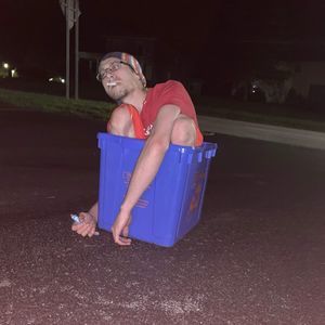 Meet your Posher, Gregory